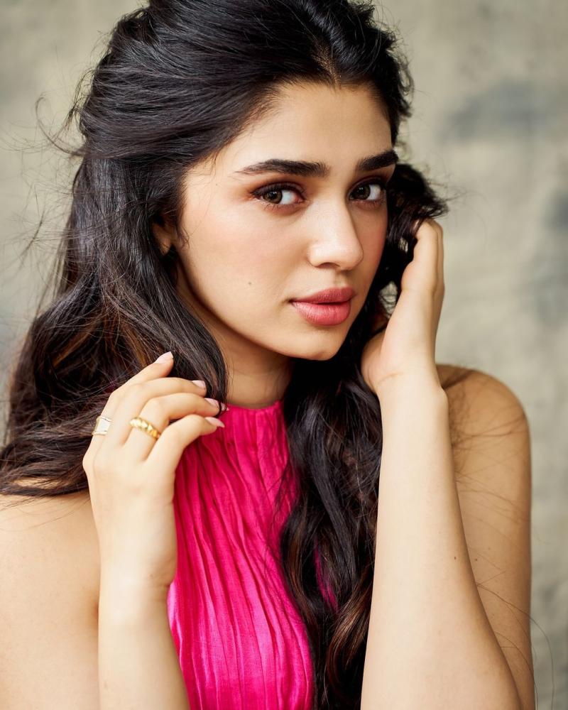 krithi-shetty-wear-pink-dress